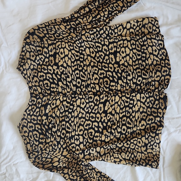 Trafaluc Zara Collection xs leopard print long sleeve top - Picture 3 of 4